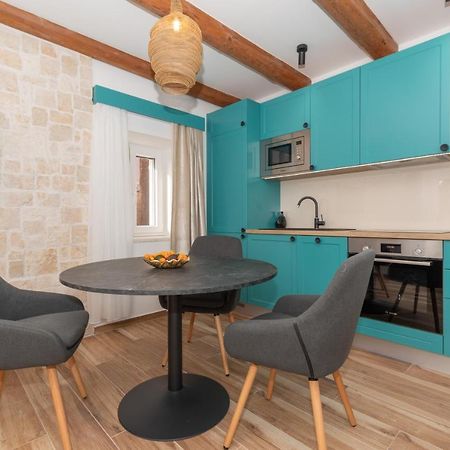 Ivka Makarska - Modern And Luxurious Oldtown Apartament ภายนอก รูปภาพ
