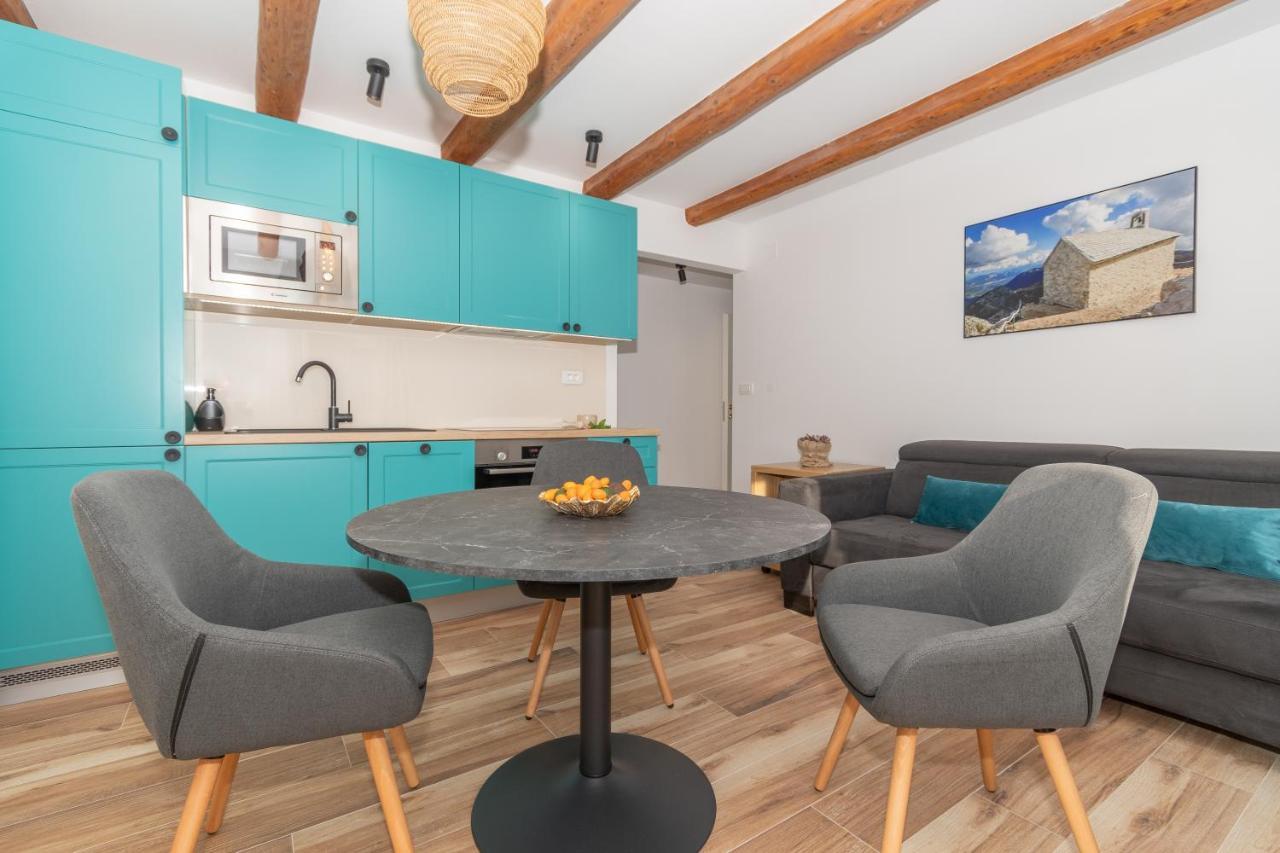 Ivka Makarska - Modern And Luxurious Oldtown Apartament ภายนอก รูปภาพ
