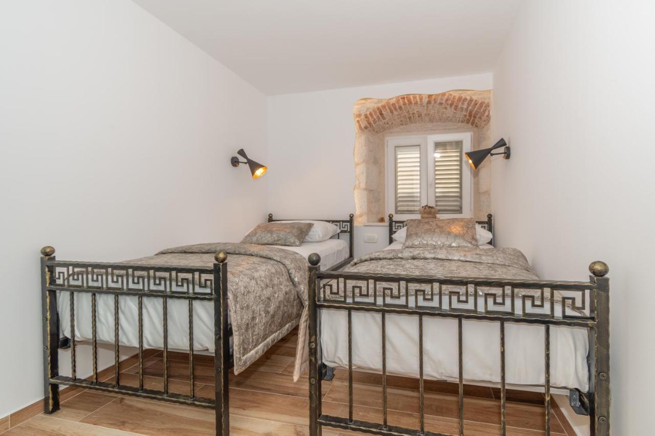 Ivka Makarska - Modern And Luxurious Oldtown Apartament ภายนอก รูปภาพ